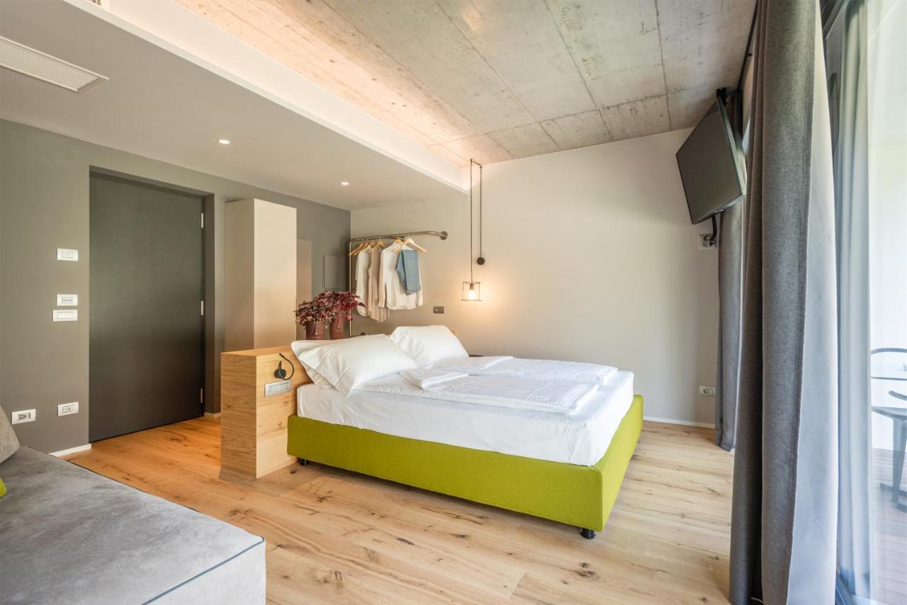 加尔达湖滨Oleeva Garda Living - Adults Only住宿加早餐旅馆 外观 照片