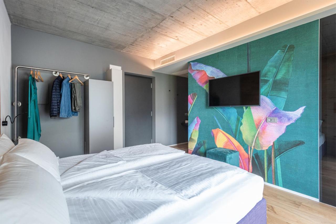 加尔达湖滨Oleeva Garda Living - Adults Only住宿加早餐旅馆 外观 照片